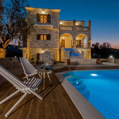 Filoxenia Stone House Вилла