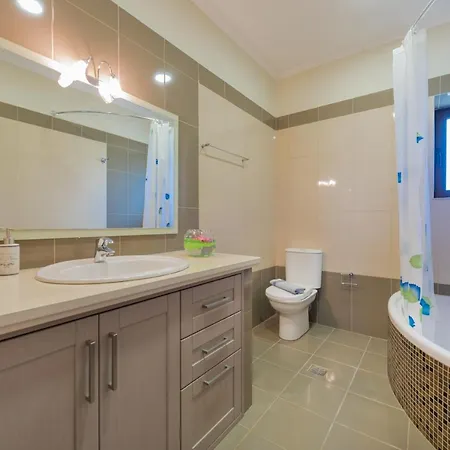 Filoxenia Stone House Villa