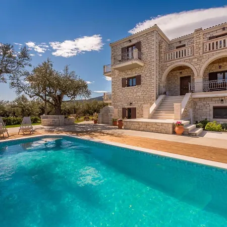Filoxenia Stone House