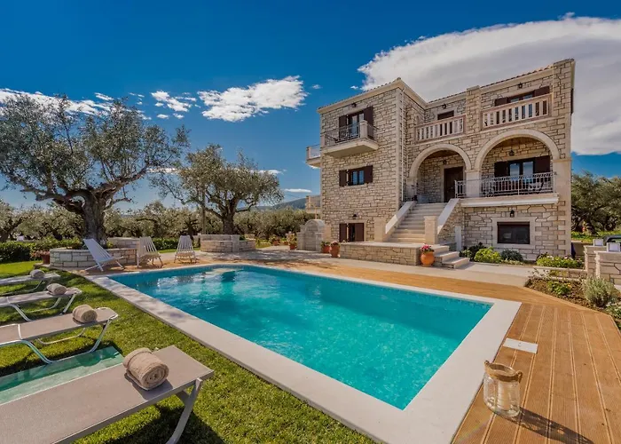 Filoxenia Stone House *